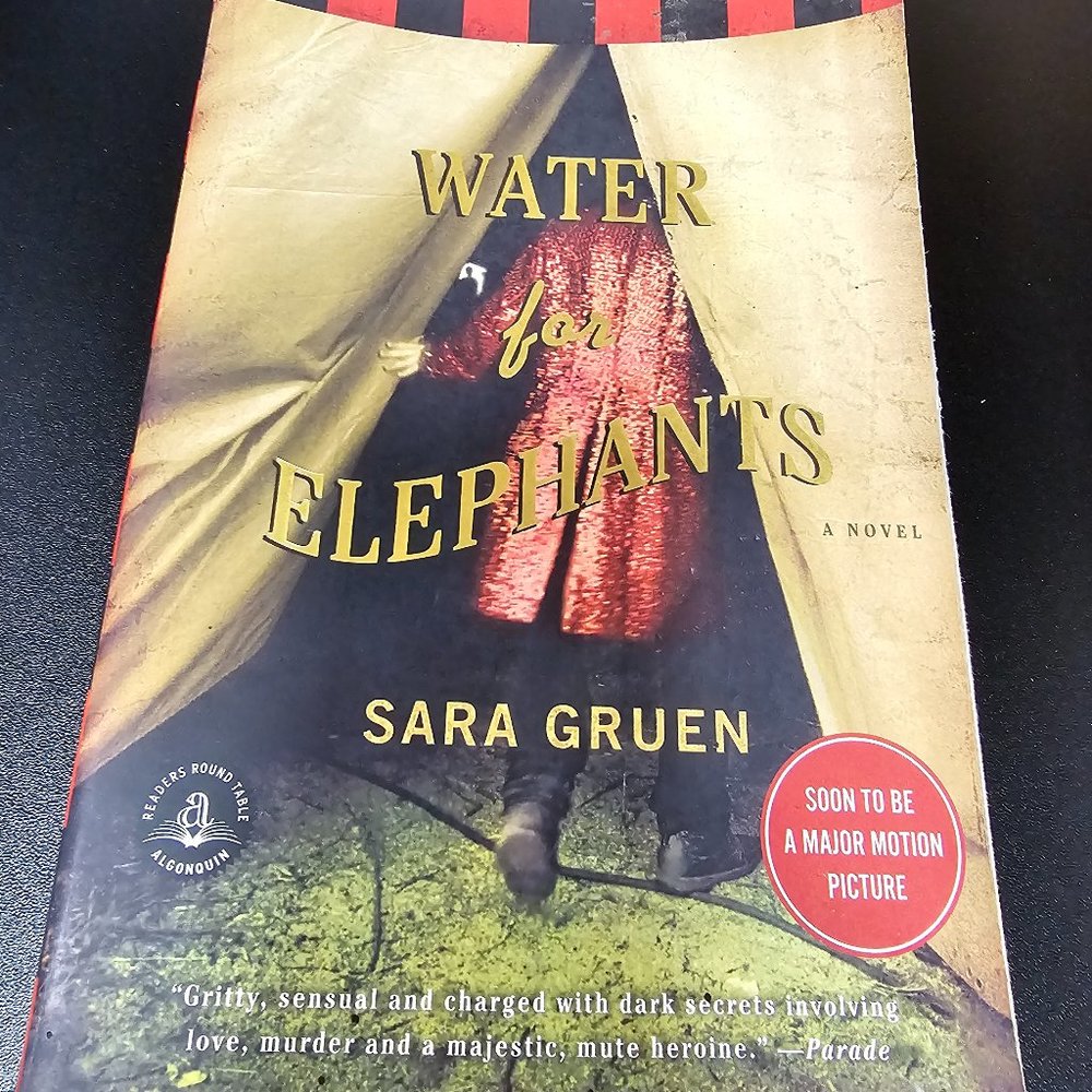BOGO 🎀 Water for Elephants- Sara Gruen